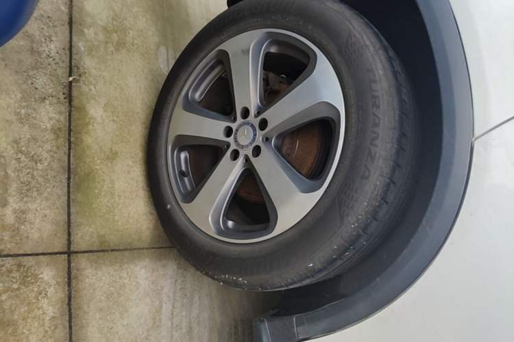 Used Mercedes-Benz GLC 2016 GLC 260 4MATIC Luxury Model Right Rear Wheel Hub