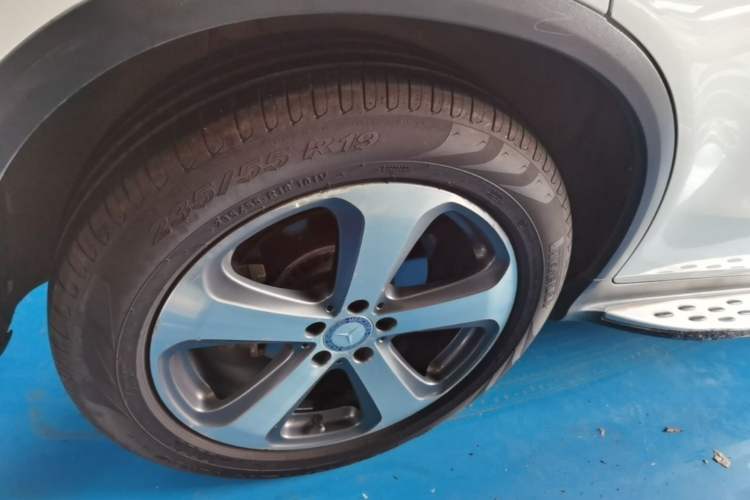 Used Mercedes-Benz GLC 2016 GLC 300 4MATIC Dynamic Model Right Rear Wheel Hub