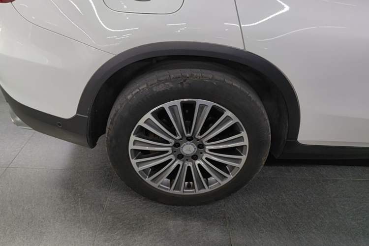 Used Mercedes-Benz GLC 2016 GLC 200 4MATIC Right Rear Wheel Hub
