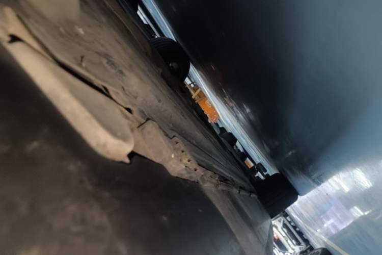 Used Mercedes-Benz GLC 2016 GLC 300 4MATIC Dynamic Model Right Side Sill