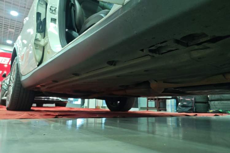 Used Mercedes-Benz GLC 2016 GLC 260 4MATIC Dynamic Edition Right Side Sill