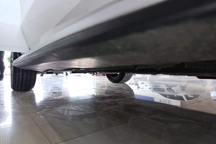 Used Mercedes-Benz GLC 2016 GLC 260 4MATIC Dynamic Edition Right Side Sill