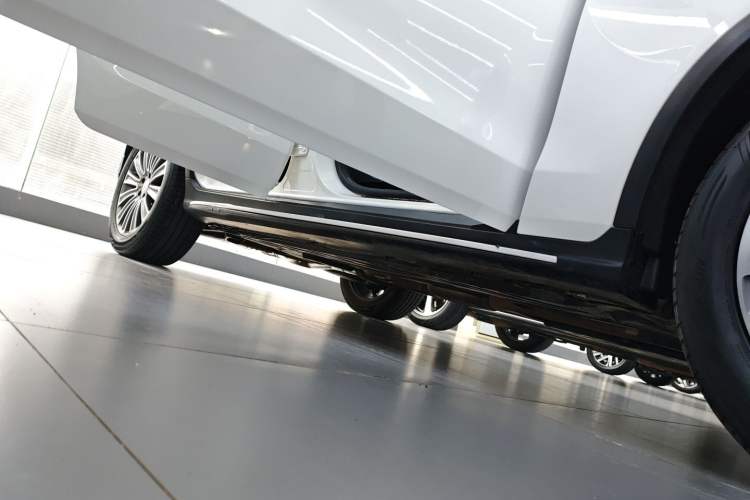 Used Mercedes-Benz GLC 2016 GLC 260 4MATIC Dynamic Edition Right Side Sill