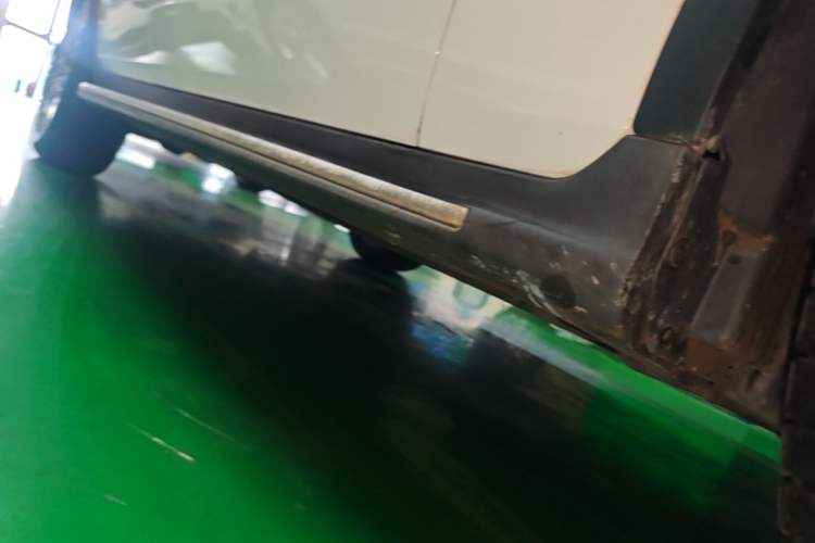 Used Mercedes-Benz GLC 2016 GLC 200 4MATIC Right Side Sill