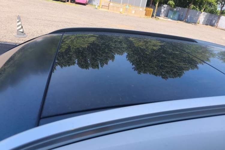 Used Mercedes-Benz GLC 2016 GLC 260 4MATIC Luxury Model Roof