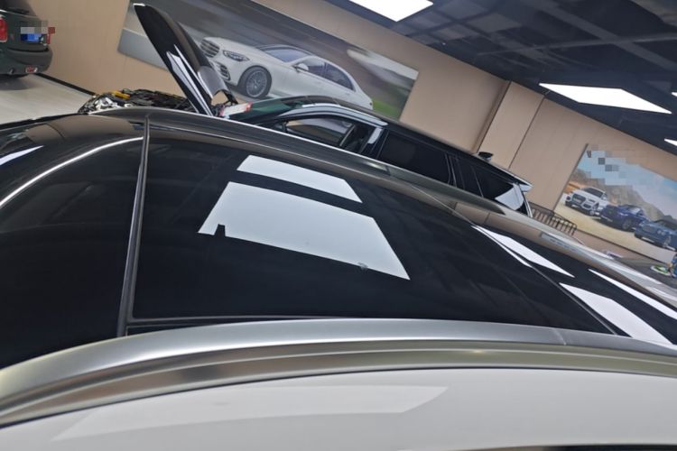 Used Mercedes-Benz GLC 2016 GLC 300 4MATIC Dynamic Model Roof