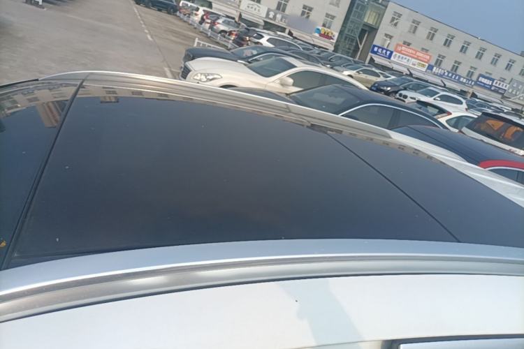 Used Mercedes-Benz GLC 2016 GLC 300 4MATIC Dynamic Model Roof