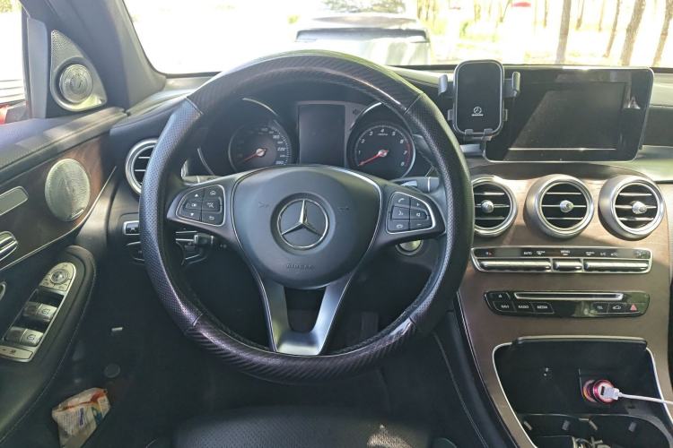Used Mercedes-Benz GLC 2016 GLC 300 4MATIC Dynamic Model Steering Wheel
