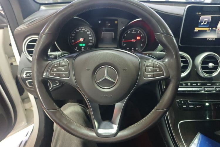 Used Mercedes-Benz GLC 2016 GLC 260 4MATIC Luxury Model Steering Wheel