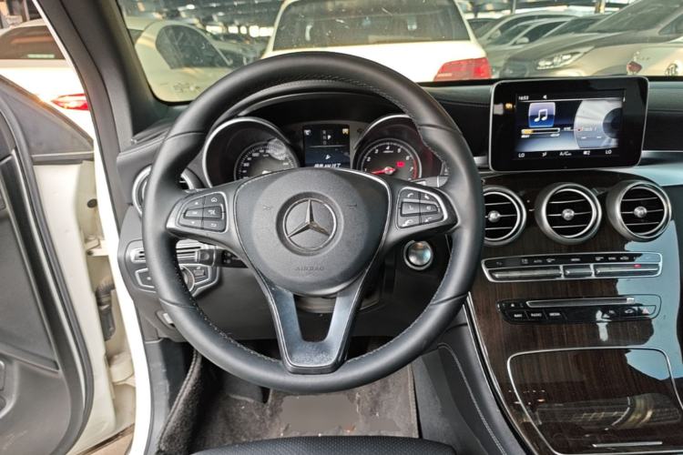 Used Mercedes-Benz GLC 2016 GLC 260 4MATIC Dynamic Edition Steering Wheel