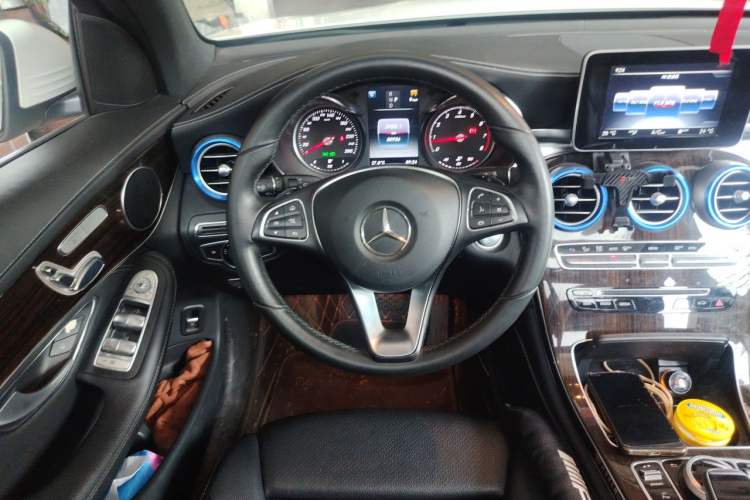 Used Mercedes-Benz GLC 2016 GLC 260 4MATIC Dynamic Edition Steering Wheel