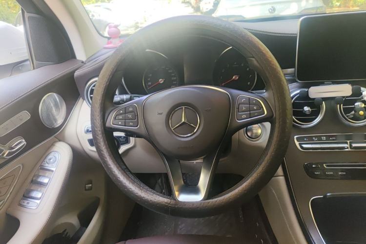 Used Mercedes-Benz GLC 2016 GLC 300 4MATIC Luxury Model Steering Wheel