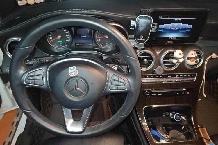 Used Mercedes-Benz GLC 2016 GLC 260 4MATIC Luxury Model Steering Wheel
