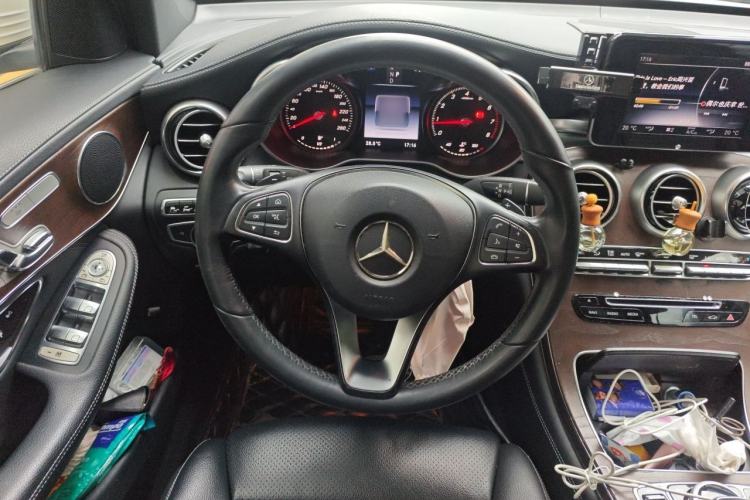 Used Mercedes-Benz GLC 2016 GLC 300 4MATIC Dynamic Model Steering Wheel