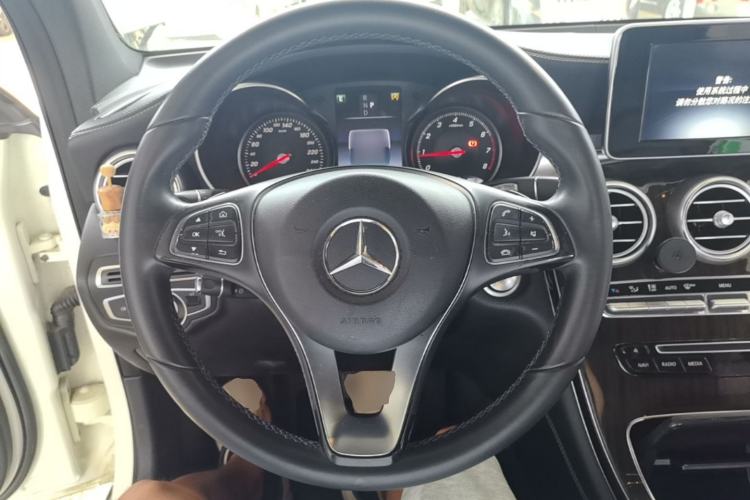 Used Mercedes-Benz GLC 2016 GLC 260 4MATIC Dynamic Edition Steering Wheel