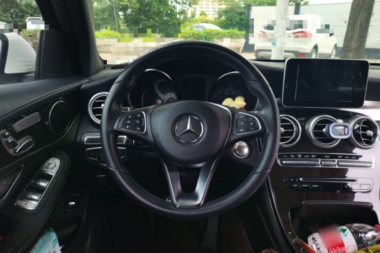Used Mercedes-Benz GLC 2016 GLC 260 4MATIC Dynamic Edition Steering Wheel