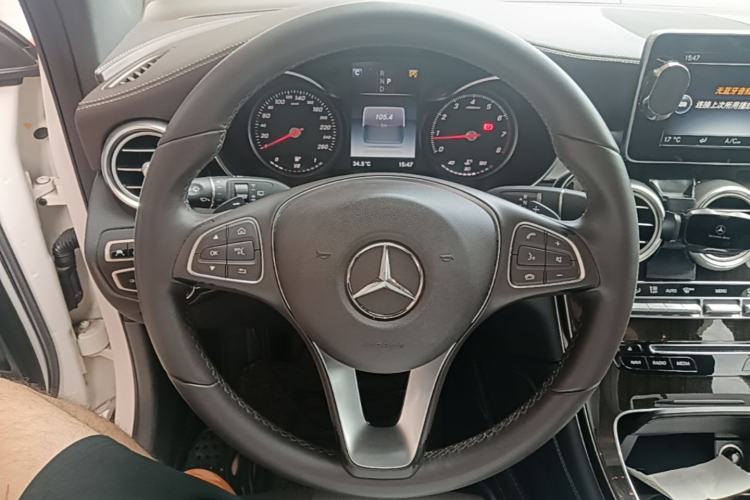 Used Mercedes-Benz GLC 2016 GLC 260 4MATIC Luxury Model Steering Wheel