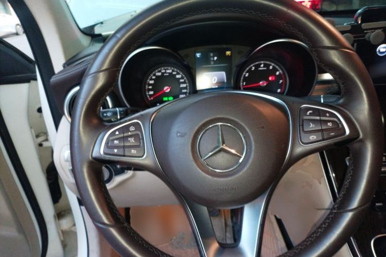 Used Mercedes-Benz GLC 2016 GLC 260 4MATIC Dynamic Edition Steering Wheel