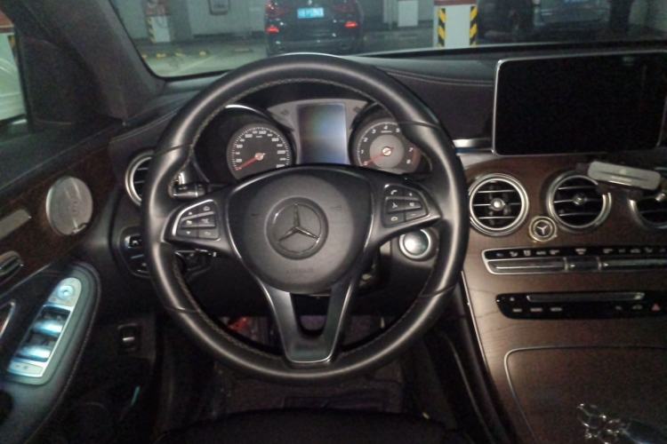 Used Mercedes-Benz GLC 2016 GLC 300 4MATIC Dynamic Model Steering Wheel