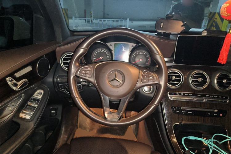 Used Mercedes-Benz GLC 2016 GLC 260 4MATIC Dynamic Edition Steering Wheel