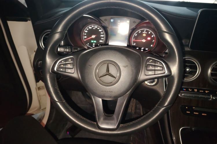 Used Mercedes-Benz GLC 2016 GLC 260 4MATIC Dynamic Edition Steering Wheel