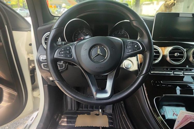 Used Mercedes-Benz GLC 2016 GLC 260 4MATIC Luxury Model Steering Wheel