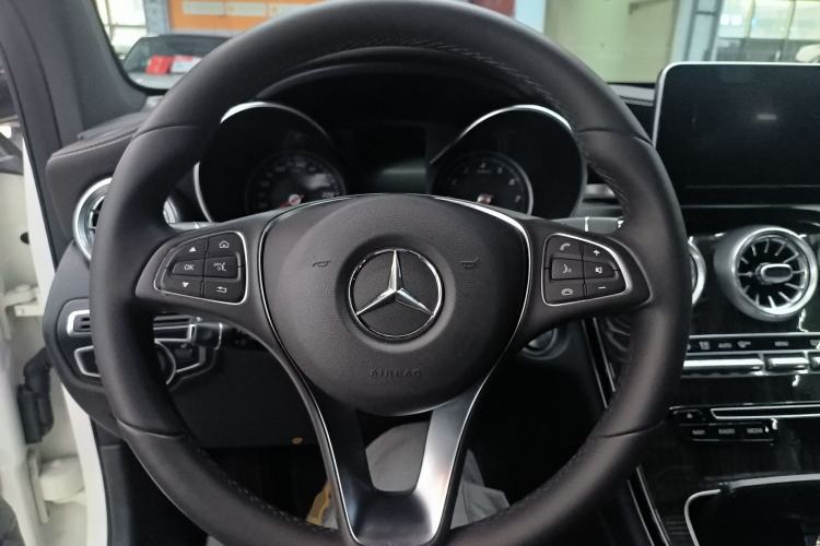 Used Mercedes-Benz GLC 2016 GLC 260 4MATIC Dynamic Edition Steering Wheel