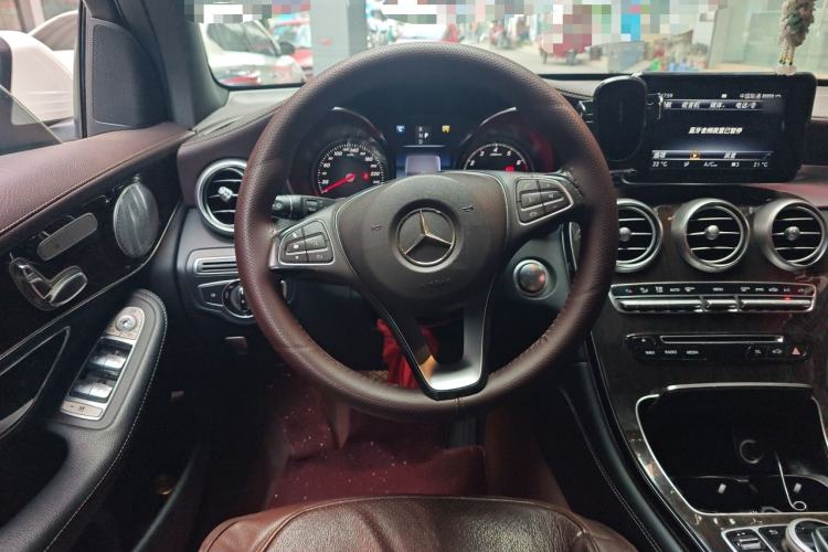 Used Mercedes-Benz GLC 2016 GLC 260 4MATIC Dynamic Edition Steering Wheel