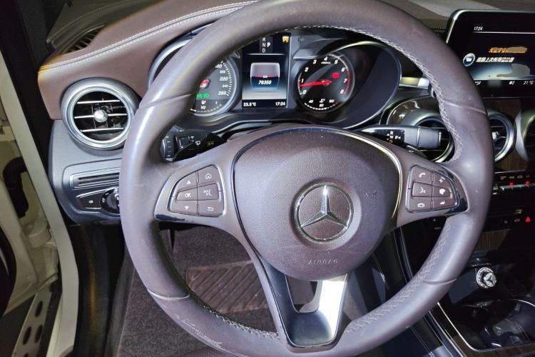 Used Mercedes-Benz GLC 2016 GLC 260 4MATIC Dynamic Edition Steering Wheel