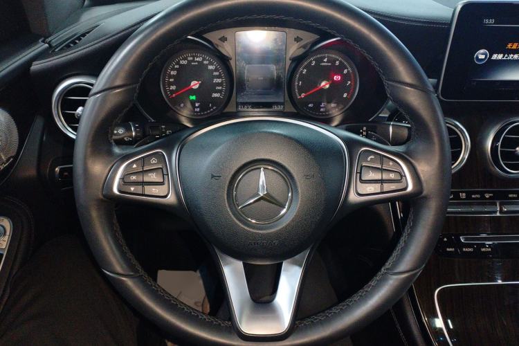 Used Mercedes-Benz GLC 2016 GLC 260 4MATIC Luxury Model Steering Wheel