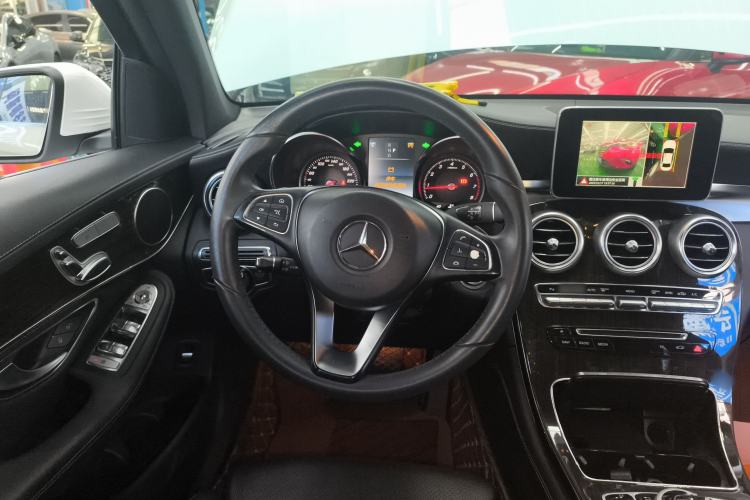 Used Mercedes-Benz GLC 2016 GLC 260 4MATIC Dynamic Edition Steering Wheel