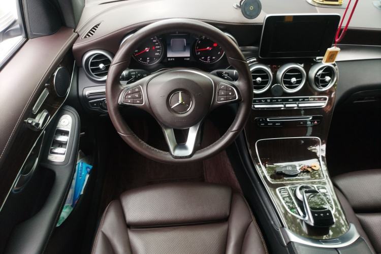 Used Mercedes-Benz GLC 2016 GLC 260 4MATIC Dynamic Edition Steering Wheel