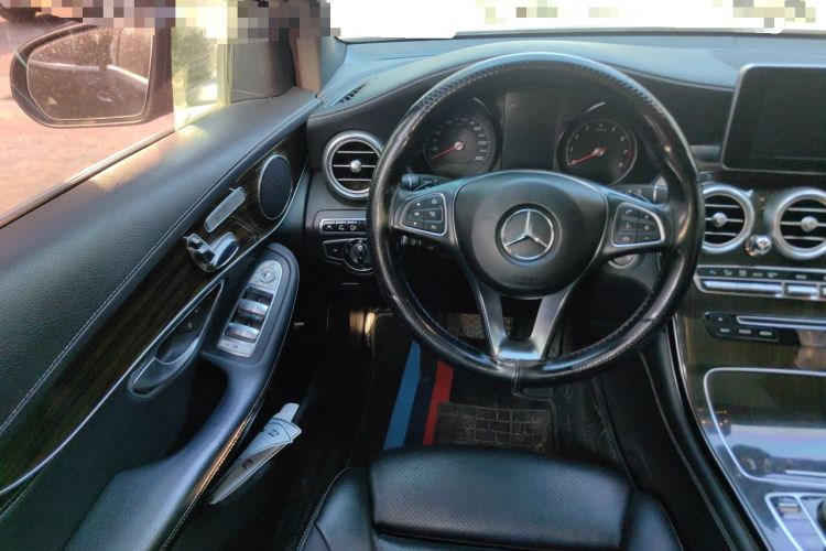 Used Mercedes-Benz GLC 2016 GLC 260 4MATIC Luxury Model Steering Wheel