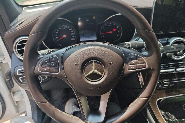 Used Mercedes-Benz GLC 2016 GLC 260 4MATIC Dynamic Edition Steering Wheel