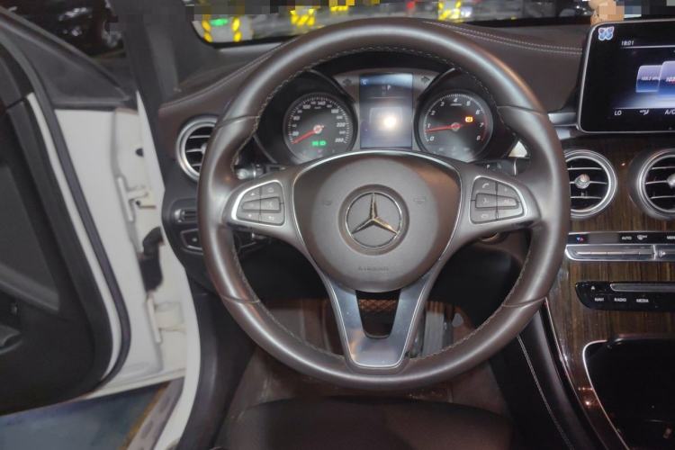 Used Mercedes-Benz GLC 2016 GLC 260 4MATIC Dynamic Edition Steering Wheel