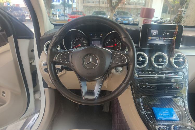 Used Mercedes-Benz GLC 2016 GLC 260 4MATIC Luxury Model Steering Wheel