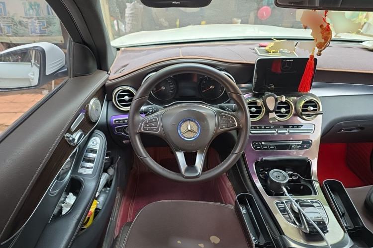Used Mercedes-Benz GLC 2016 GLC 260 4MATIC Luxury Model Steering Wheel
