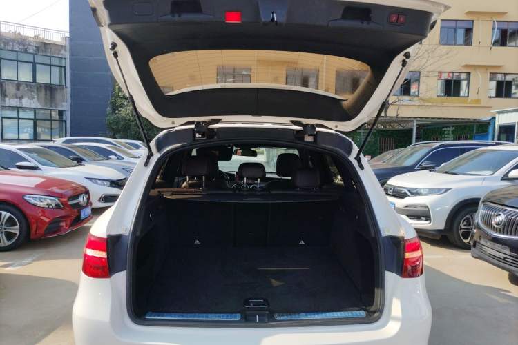 Used Mercedes-Benz GLC 2016 GLC 200 4MATIC Trunk