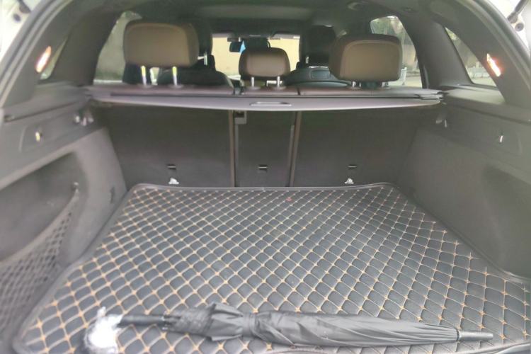 Used Mercedes-Benz GLC 2016 GLC 300 4MATIC Dynamic Model Trunk