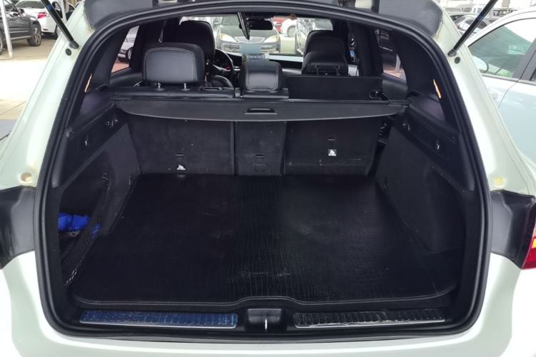 Used Mercedes-Benz GLC 2016 GLC 260 4MATIC Dynamic Edition Trunk