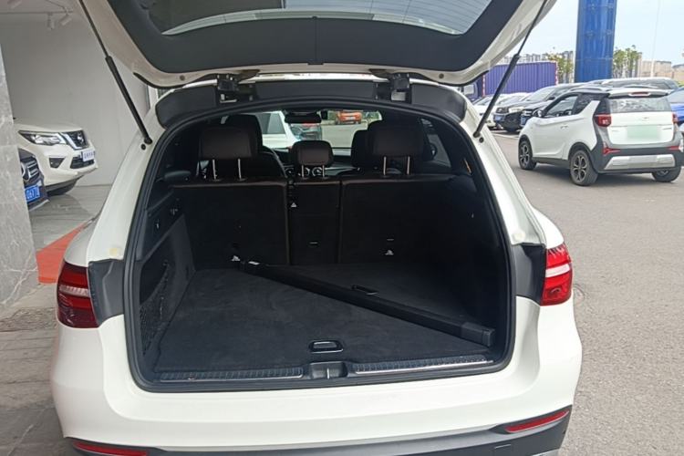 Used Mercedes-Benz GLC 2016 GLC 260 4MATIC Luxury Model Trunk