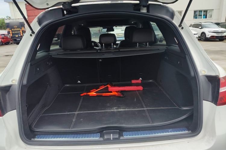 Used Mercedes-Benz GLC 2016 GLC 260 4MATIC Luxury Model Trunk