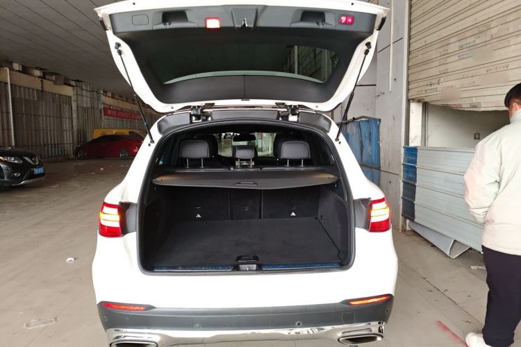 Used Mercedes-Benz GLC 2016 GLC 260 4MATIC Dynamic Edition Trunk