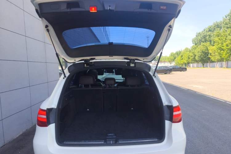 Used Mercedes-Benz GLC 2016 GLC 260 4MATIC Luxury Model Trunk