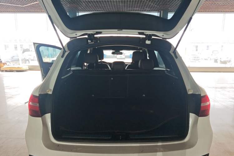 Used Mercedes-Benz GLC 2016 GLC 200 4MATIC Trunk