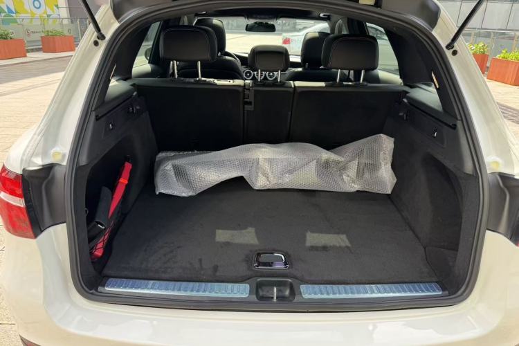 Used Mercedes-Benz GLC 2016 GLC 260 4MATIC Dynamic Edition Trunk