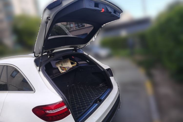Used Mercedes-Benz GLC 2016 GLC 260 4MATIC Luxury Model Trunk