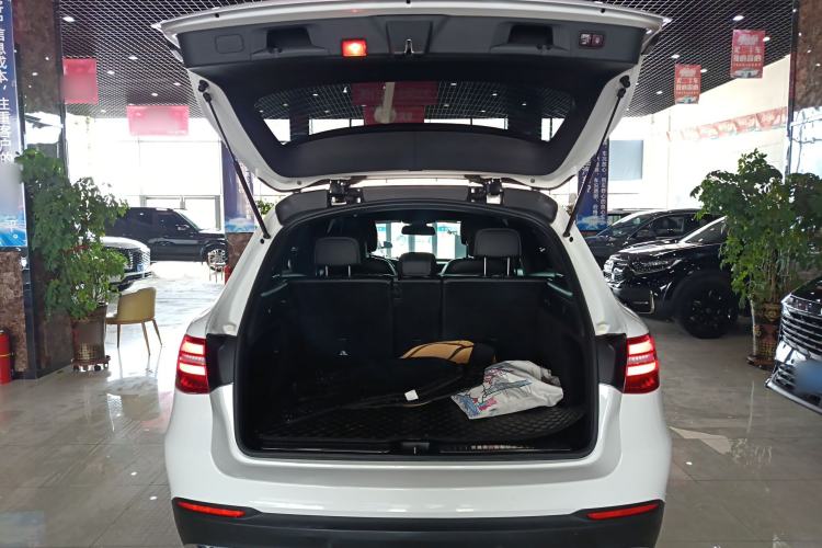 Used Mercedes-Benz GLC 2016 GLC 260 4MATIC Dynamic Edition Trunk