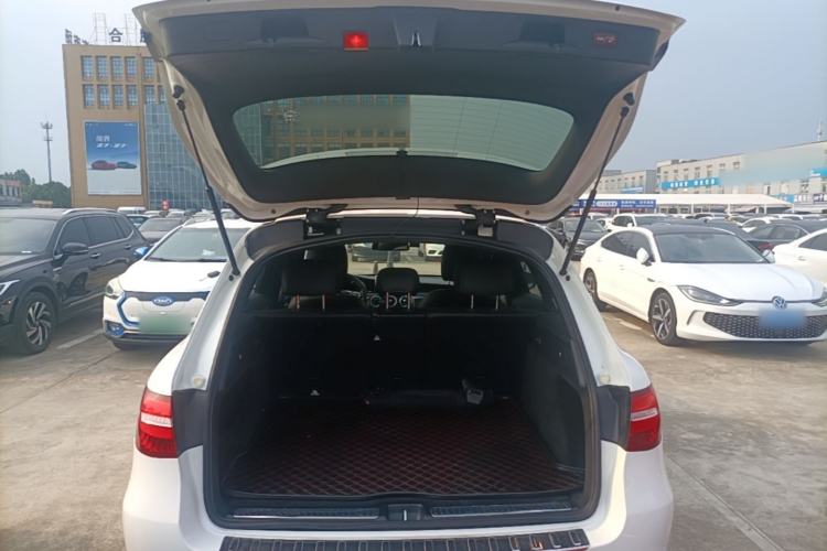 Used Mercedes-Benz GLC 2016 GLC 300 4MATIC Dynamic Model Trunk