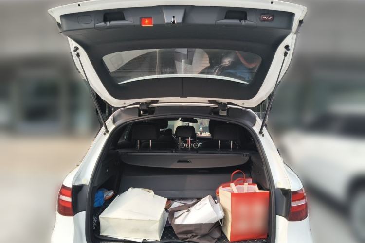Used Mercedes-Benz GLC 2016 GLC 260 4MATIC Dynamic Edition Trunk